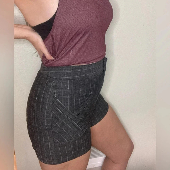 NWT Alice + Olivia Pinstripe Shorts Size 8